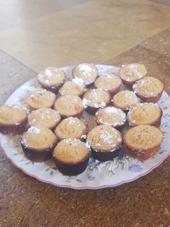 Una foto de Cupcakes de limón con base de galleta