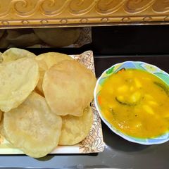 A picture of Khatte Aloo ki sabzi.