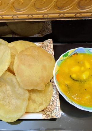 A picture of Khatte Aloo ki sabzi.