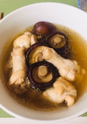 當冬夜漸暖～香菇雞湯 的食譜成品照片
