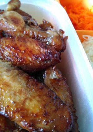 A picture of Tasty fried chicken wings.
