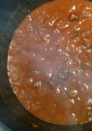 A picture of Goulash with Red Wine.