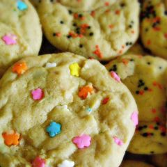 A picture of Cake Batter Pudding Cookies.