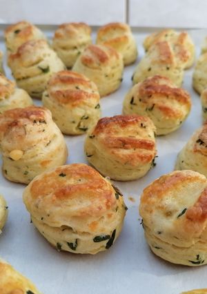 Medvehagymás pogácsa recept fotója