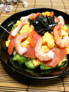 A picture of Smoked Salmon Chirashi Sushi.