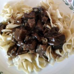 A picture of Beef and noodles.