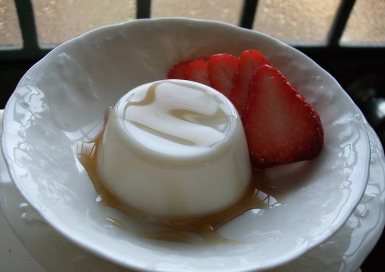 Milk Pudding with Maple Syrup