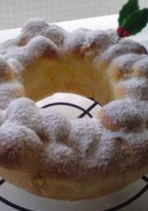 A picture of Milky Wreath Bread.