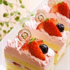 A picture of Strawberry Mont Blanc Shortcake.