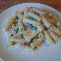 A picture of MZ - Ham & Peas pasta.