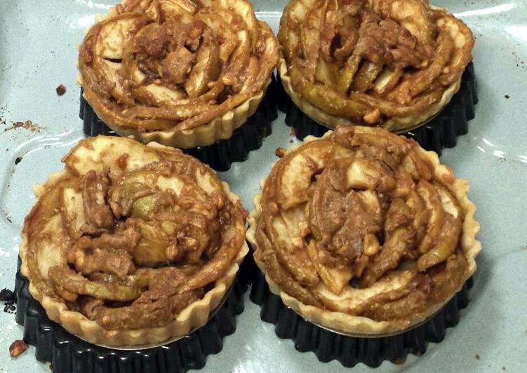 Recipe of Ultimate Peanut Butter Apple Tarts