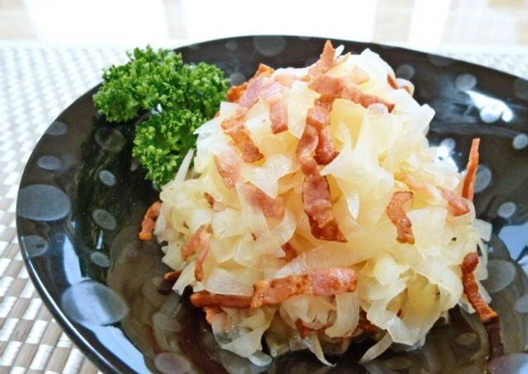 An Easy Side Dish Salad with Crispy Bacon and Daikon Radish