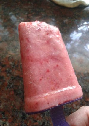 Una foto de Heladito caserito de frutillas