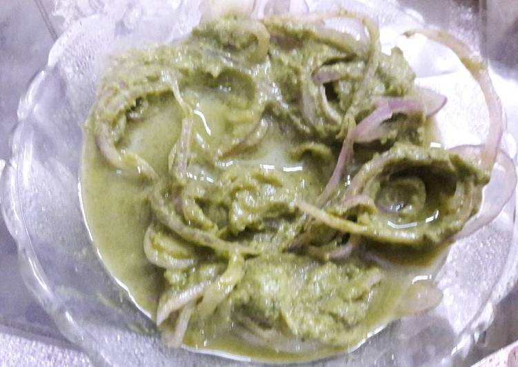 Pudina.Chutney with lacha.onion