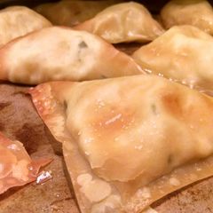 A picture of Skinny Girl Crab Rangoon Bombs.