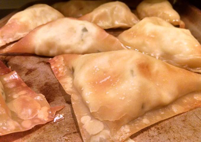 Skinny Girl Crab Rangoon Bombs