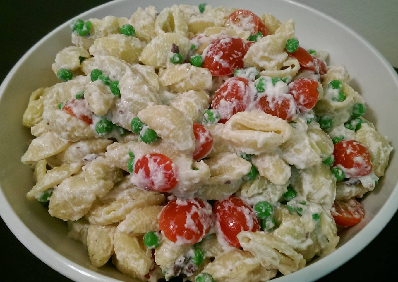 Pasta salad with roasted garlic