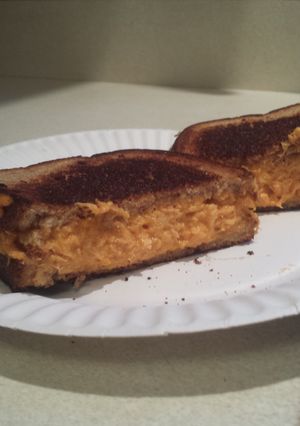 A picture of Spicy Sriracha Tuna Melt.