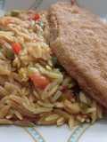 Orzo vegano con verduras y milanesa vegetal sabor no pollo