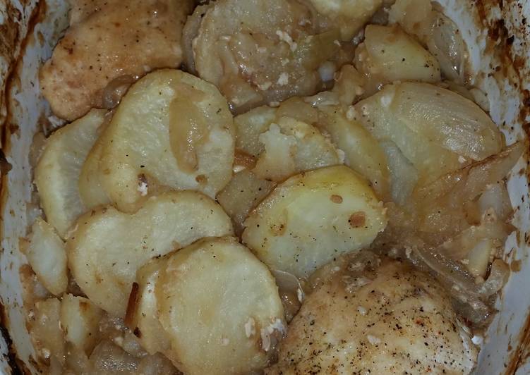 Steps to Make Favorite Chicken with Onions and Potatoes