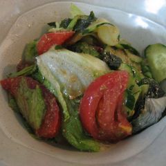 A picture of Healthy Salad with Jojoen-Style Dressing.