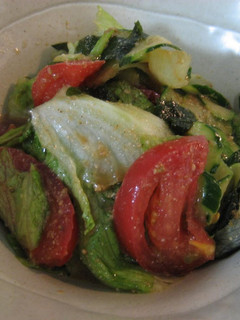 A picture of Healthy Salad with Jojoen-Style Dressing.