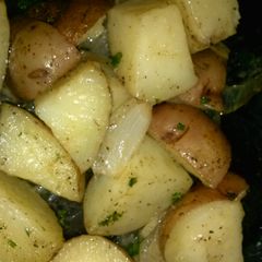 A picture of Oven Baked Parsley Red Potatoes.