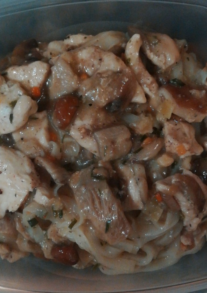 Una foto de Tallarines en salsa de setas