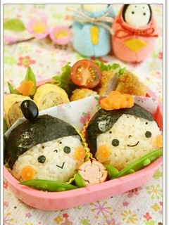 A picture of Simple Hina Doll Onigiri for Bento.