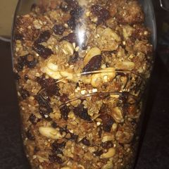 A picture of Almond and walnut granola.