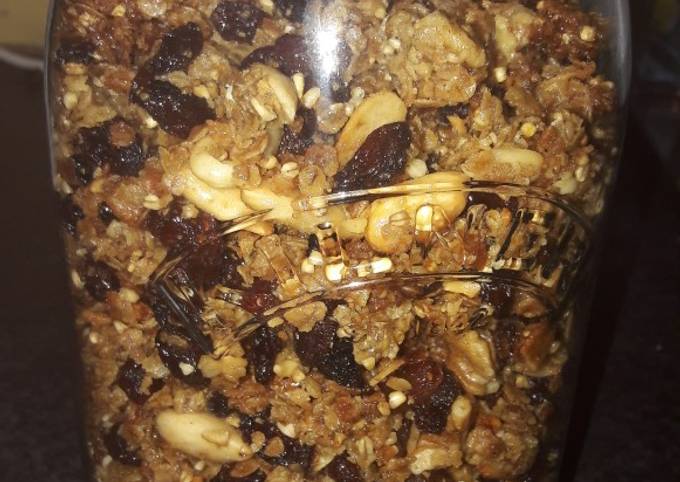 Steps to Prepare Thomas Keller Almond and walnut granola