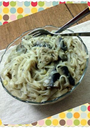A picture of Hot Day Saucy Noodles with Chicken.