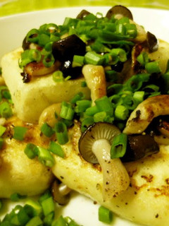 A picture of Very Delicious Stir-fried Tofu with Shimeji Mushrooms and Salt.