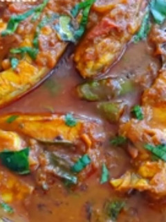 கேரளா தேங்காய்ப்பால் மீன்குழம்பு (Kerala thenkaai paal meenkulambu recipe in tamil) செய்முறை முக்கிய புகைப்படம்