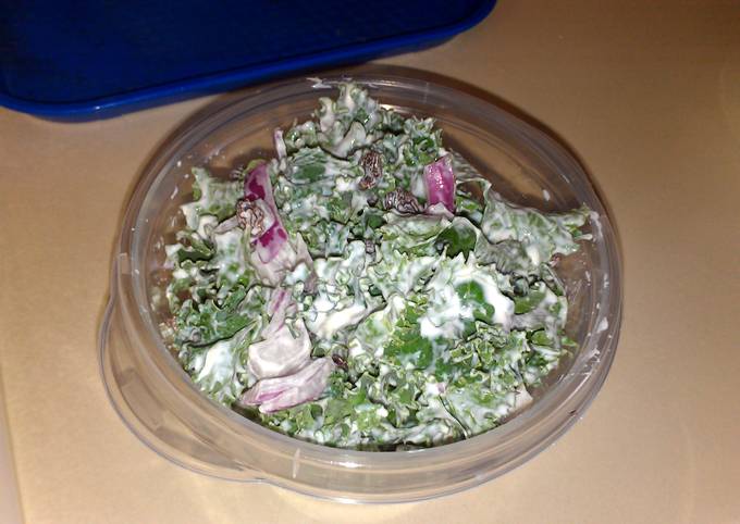 Creamy kale salad