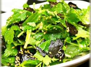 A picture of Easy Mitsuba and Nori Seaweed Salad.