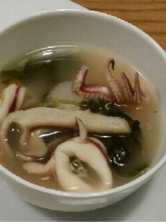 A picture of Thai-style Seafood Spicy Soup.