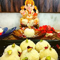 A picture of Instant milk powder ladoo.
