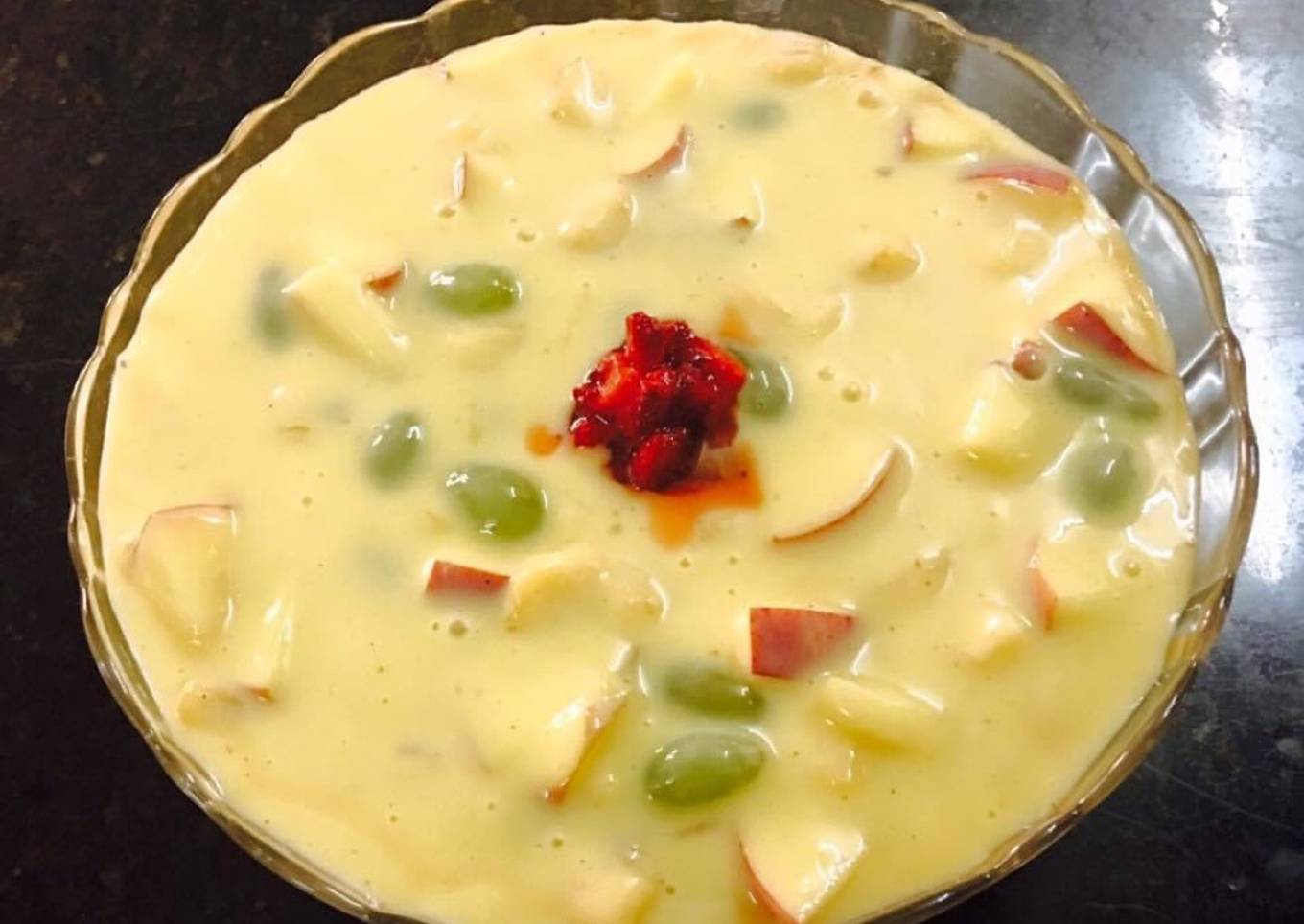 Custard fruit salad