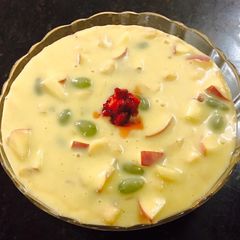 A picture of Custard fruit salad.