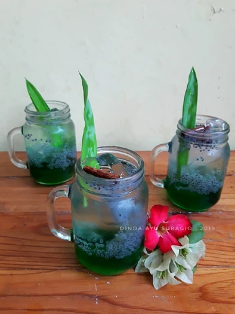 Langkah Gampang Membuat Resep Es Selasih Sirup Pandan Homemade yang  Bikin Ketagihan Anti Ribet, Bisa Manjain Lidah