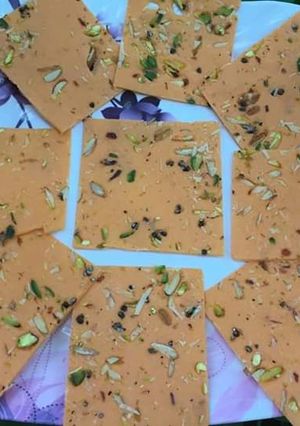A picture of Orange Flavored Ice halwa.
