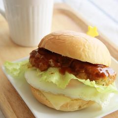 A picture of Hamburger Buns.
