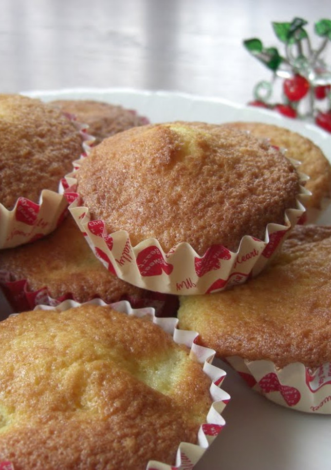 A picture of Simple Apple Madeleines.