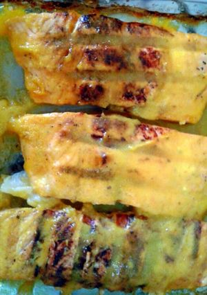 A picture of Salmon with mango sauce.