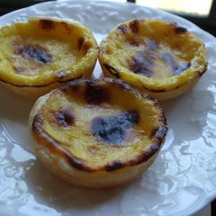 A picture of Egg Tarts.