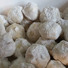 Russian Teacake (Nut Balls) A picture of Russian Teacake (Nut Balls).