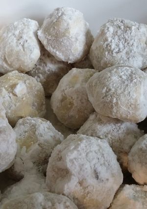 A picture of Russian Teacake (Nut Balls).