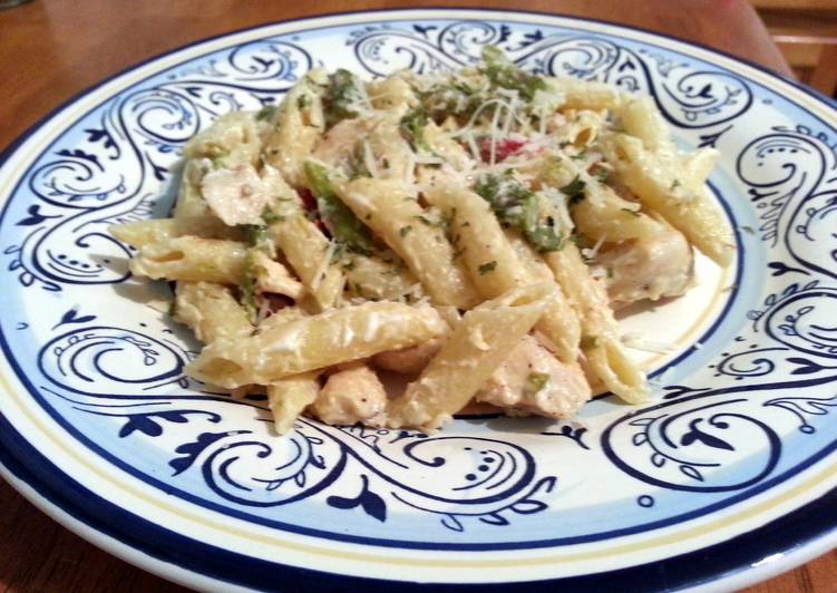 Steps to Prepare Super Quick Homemade Chicken Penne with Asparagus