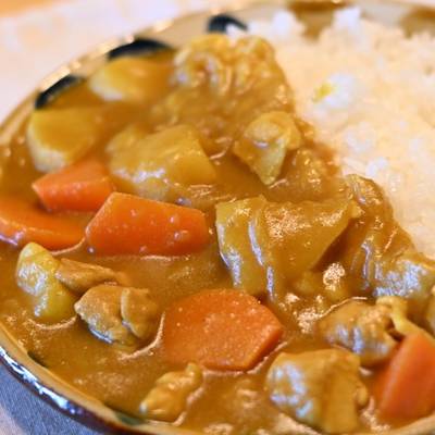 Curry japonés con pollo, sin pastillas (カレーライス)-image